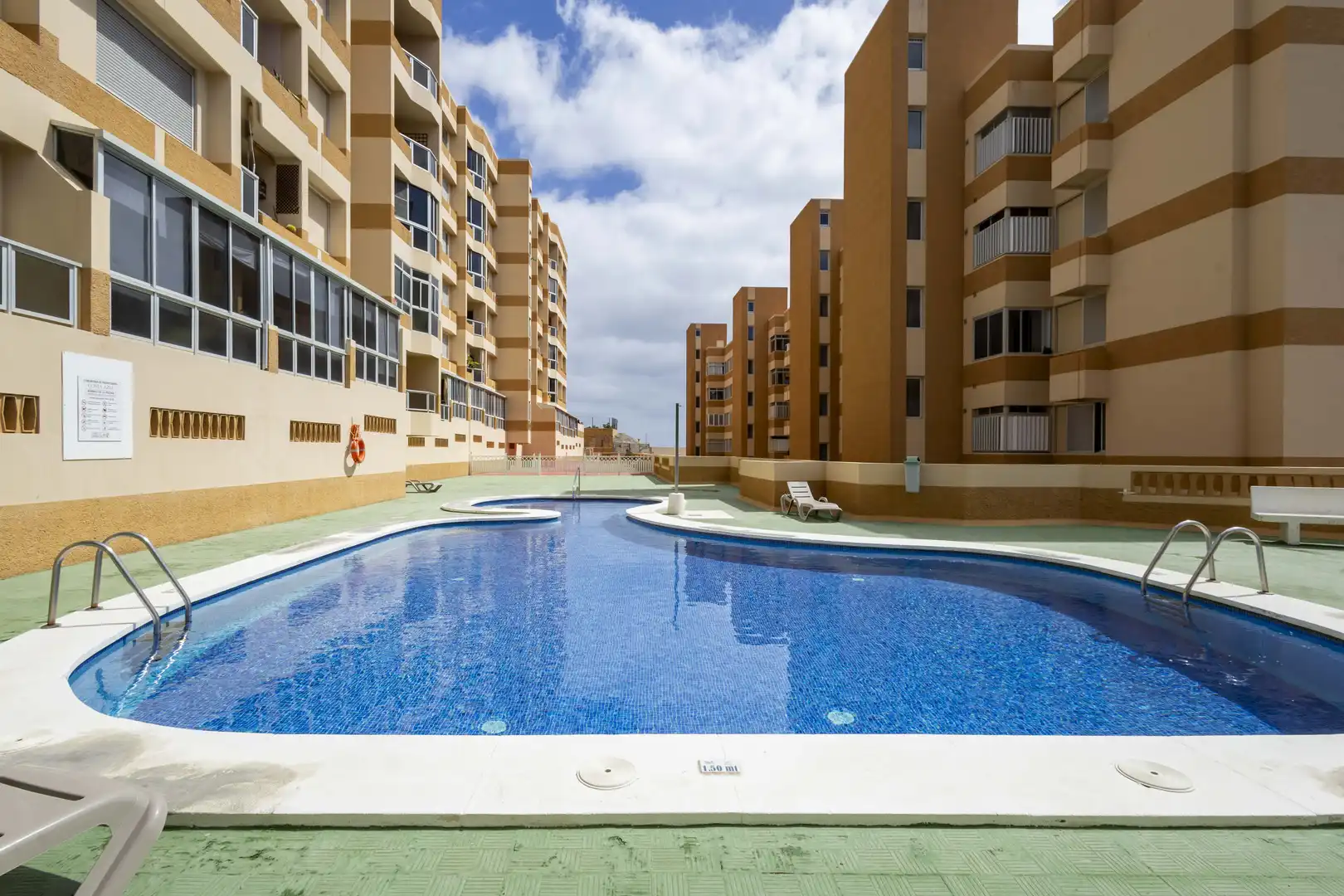 Piscina de Piso en venta en Radazul