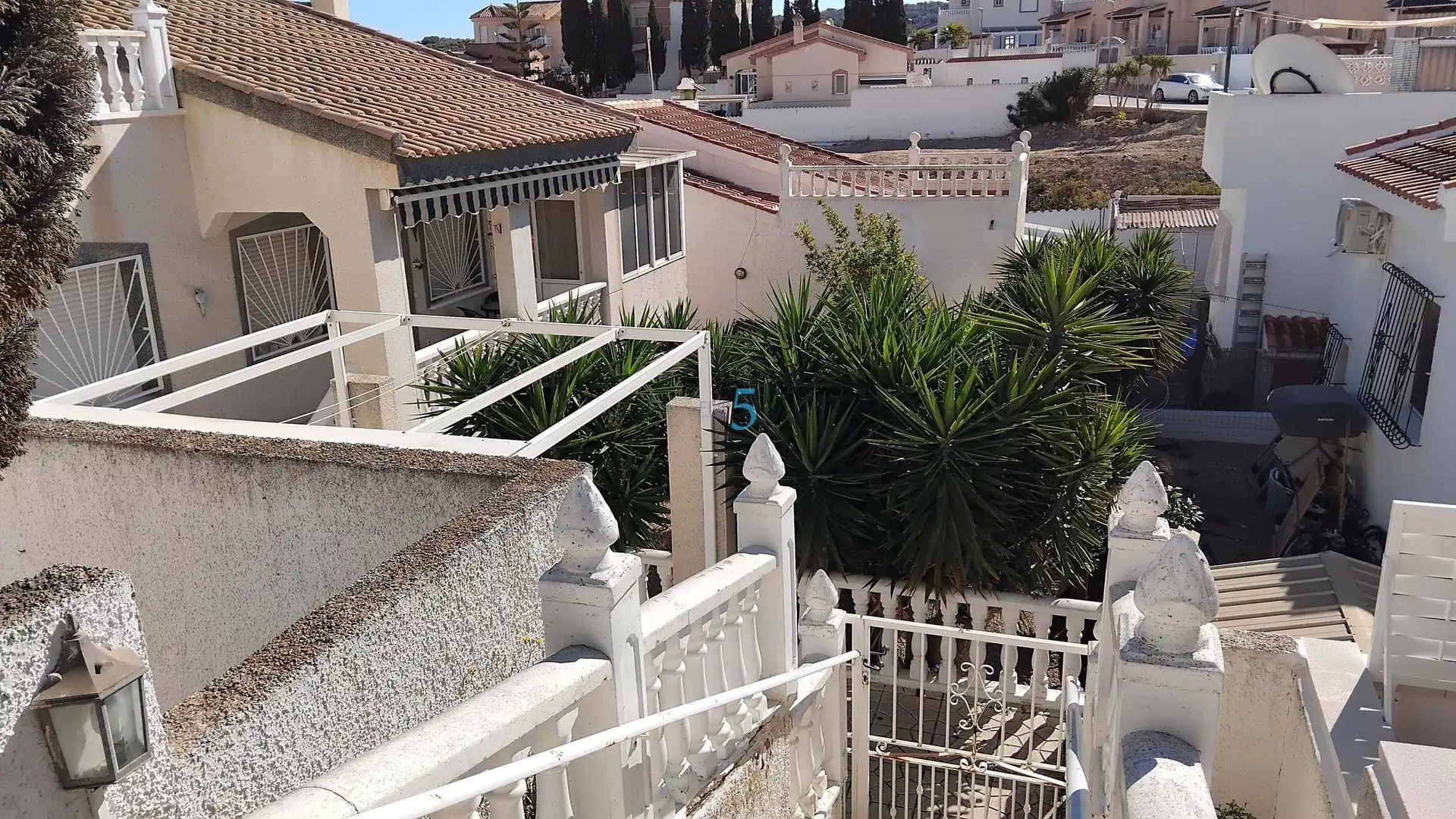Vista exterior de Casa o xalet en venda en Rojales amb Aire condicionat, Terrassa i Traster