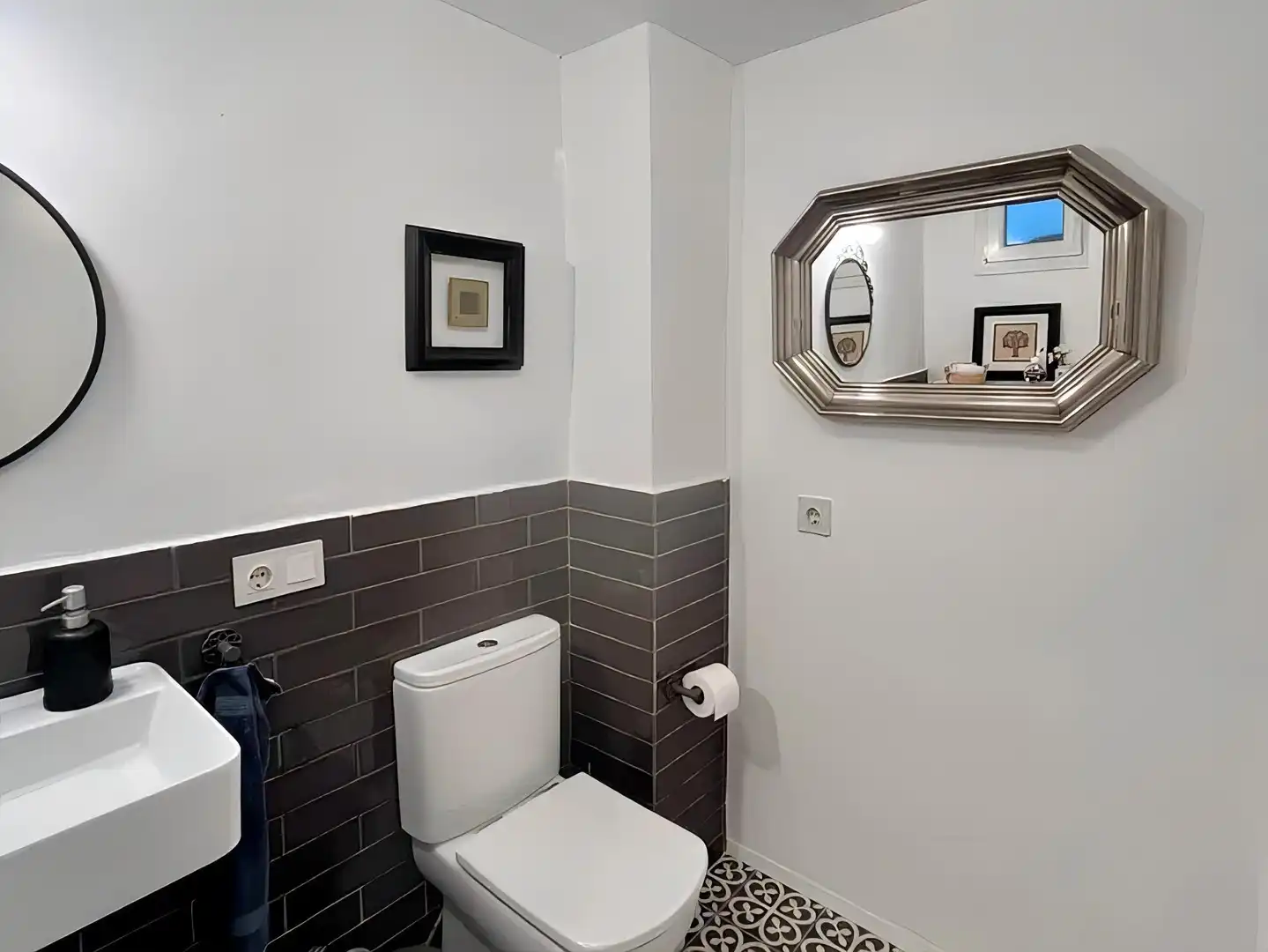 Badezimmer von Wohnung zum Verkauf in L'Escala mit Heizung, Terrasse und Balkon