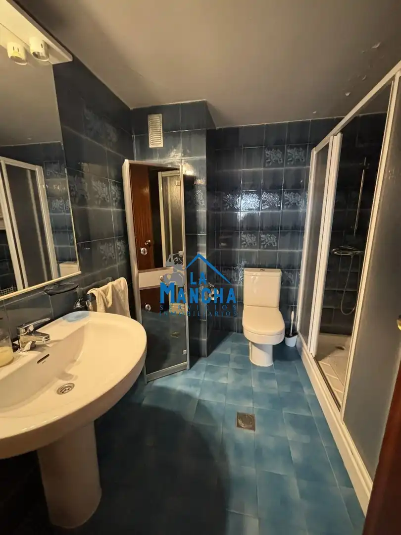 Bathroom of Flat for sale in Albacete  with Air Conditioner, Heating and Private garden