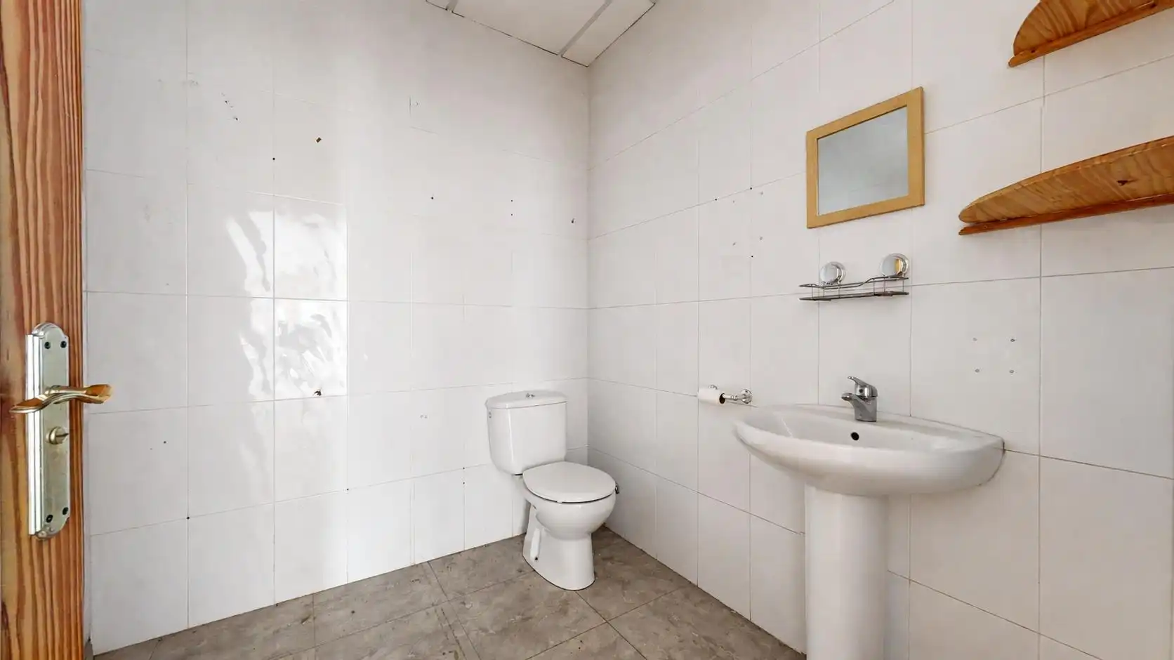 Commercial properties for sale in Avenida De Lepanto , 2, Cortes - Huertas
