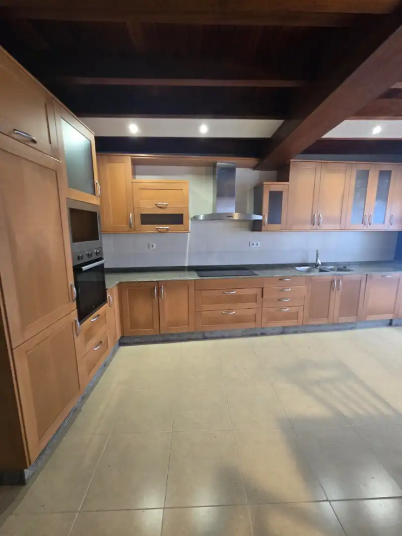 Cocina de Casa adosada en venta en Viveiro con Calefacción, Parquet y Horno