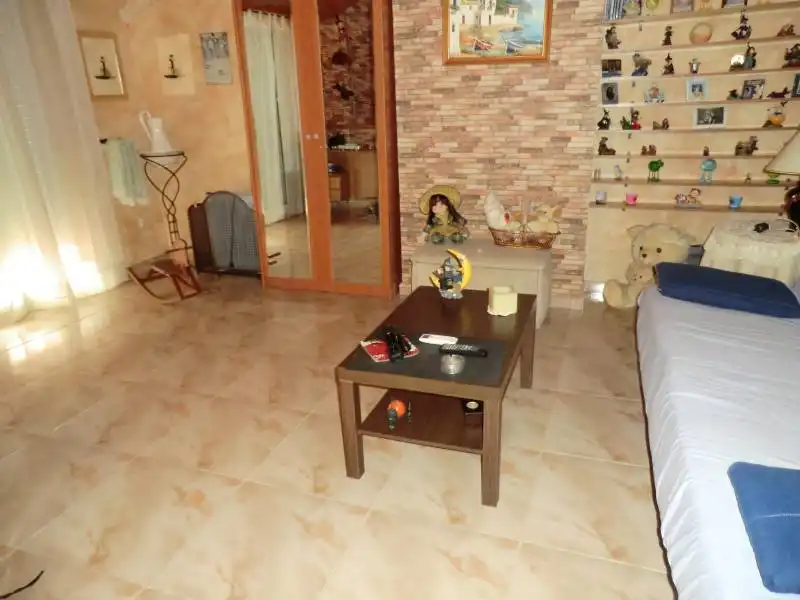 Sala d'estar de Casa o xalet en venda en Alicante / Alacant amb Aire condicionat, Terrassa i Traster