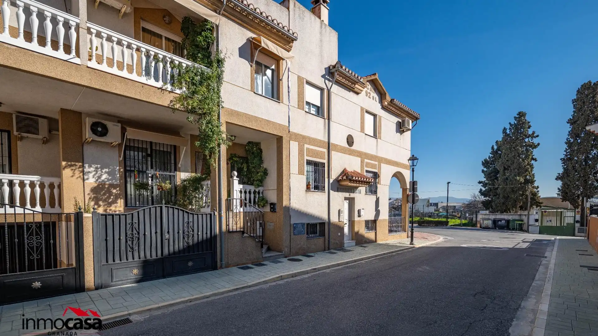 Vista exterior de Casa adosada en venta en Peligros con Aire acondicionado