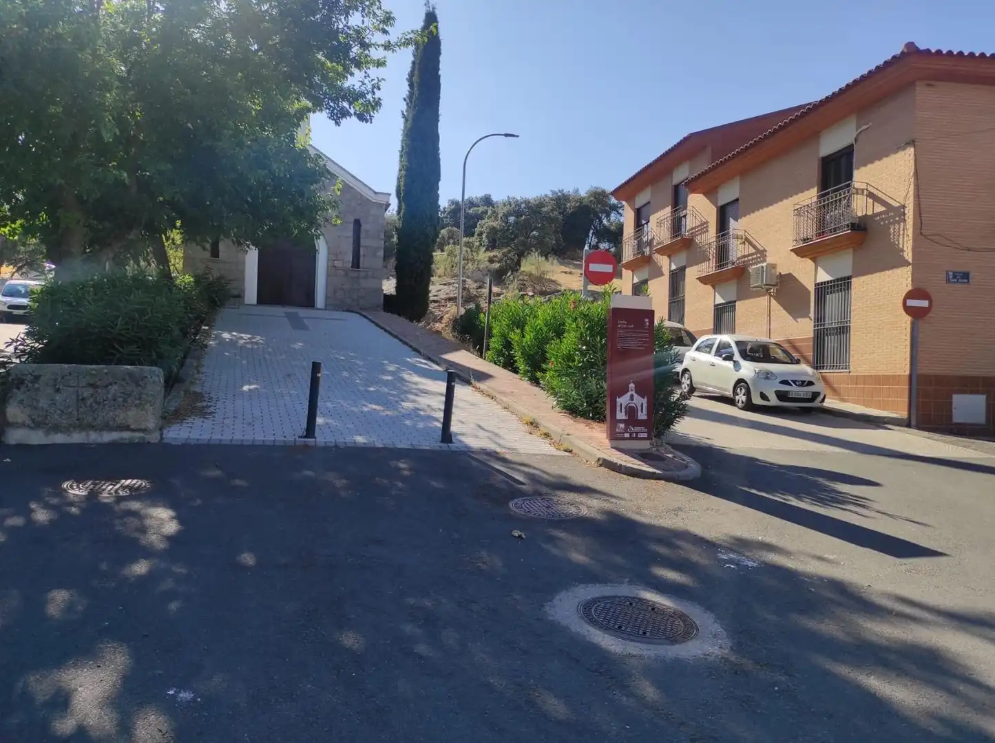 Vista exterior de Pis en venda en Navalagamella amb Calefacció, Terrassa i Moblat