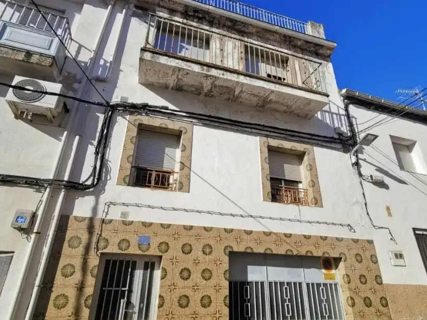 Vista exterior de Pis en venda en Valverde del Fresno, Cáceres