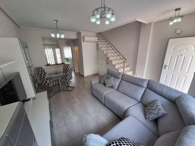 Casa-chalet en Alquiler en  COMINO en Villamartín - Las Filipinas