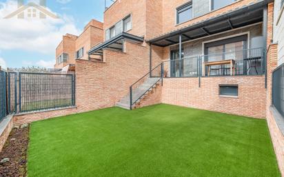 Terrassa de Casa adosada en venda en Villaviciosa de Odón amb Aire condicionat, Jardí privat i Terrassa