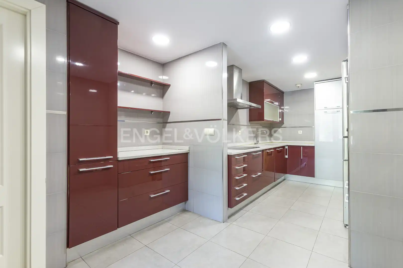 Piso de alquiler en Avenida de Valdemarin, Valdemarín