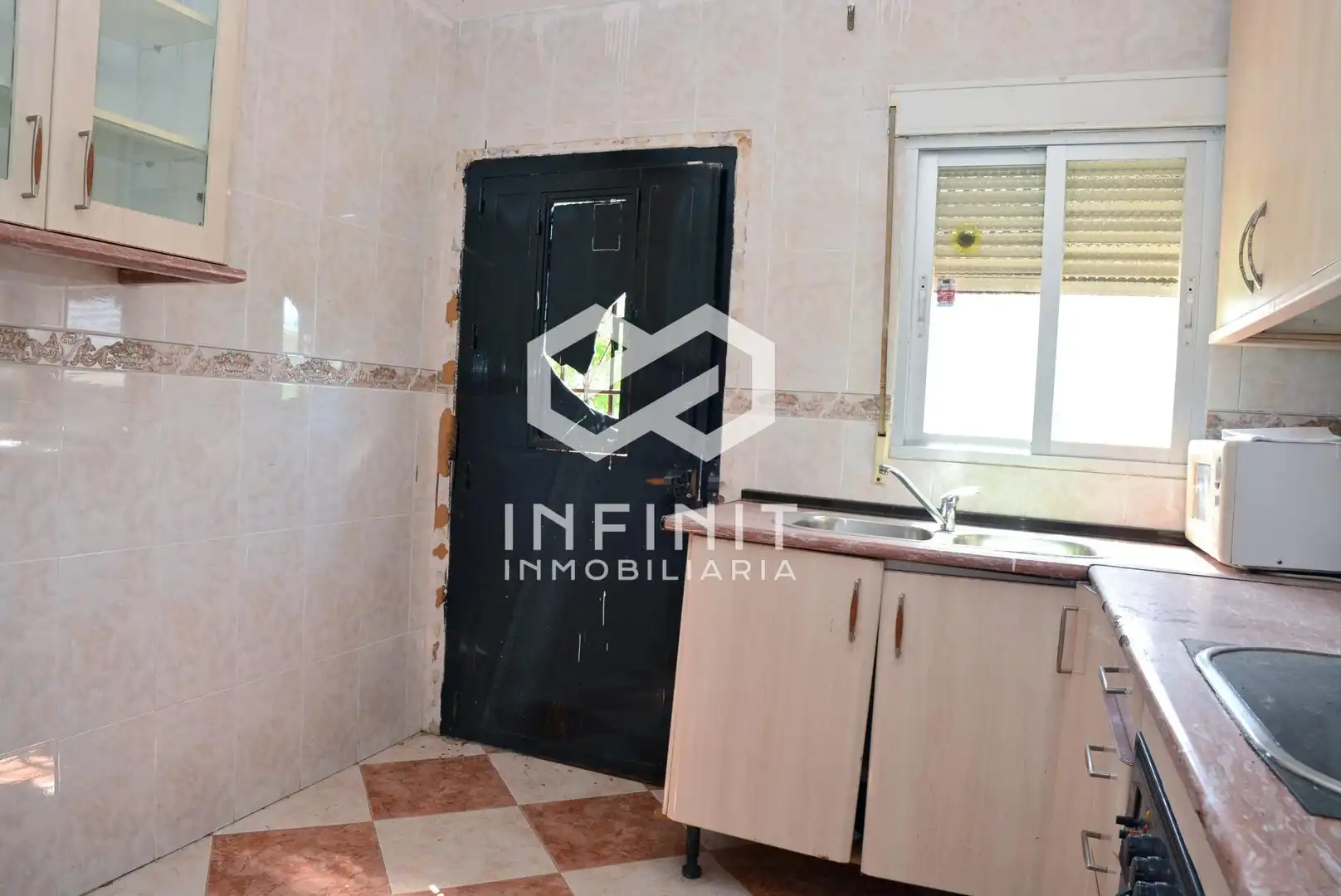 Cuina de Casa o xalet en venda en Robledillo de Mohernando amb Jardí privat, Terrassa i Traster