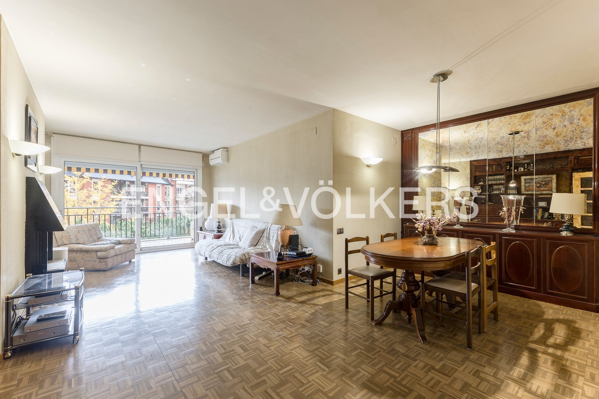 Vista exterior de Apartament en venda en  Barcelona Capital amb Aire condicionat, Calefacció i Parquet