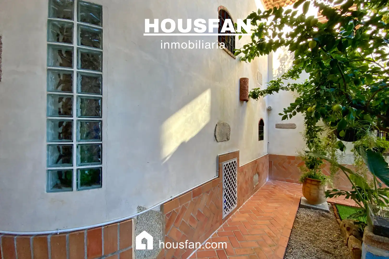 Vista exterior de Casa o xalet en venda en Cáceres amb Calefacció, Jardí privat i Terrassa