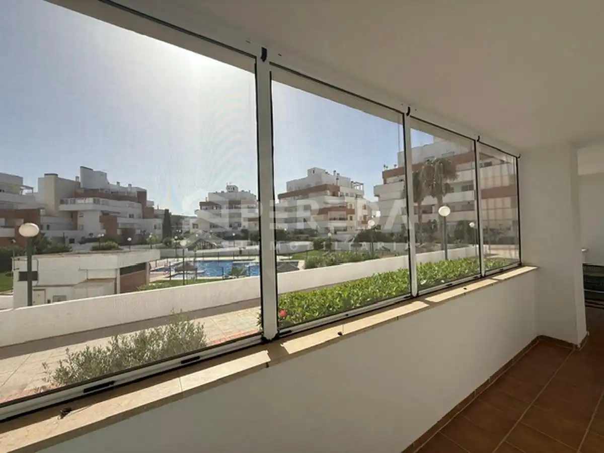Vista exterior de Apartament en venda en Roquetas de Mar amb Aire condicionat, Jardí privat i Terrassa