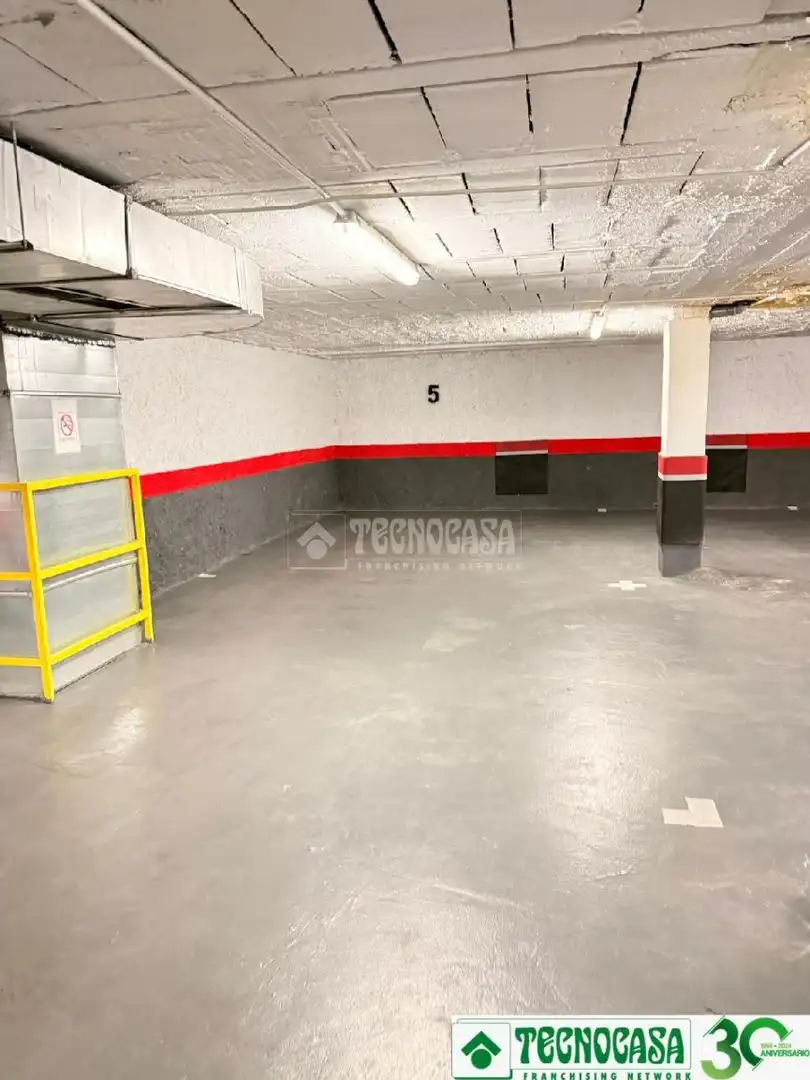 Parking of Garage for rent in Madrid