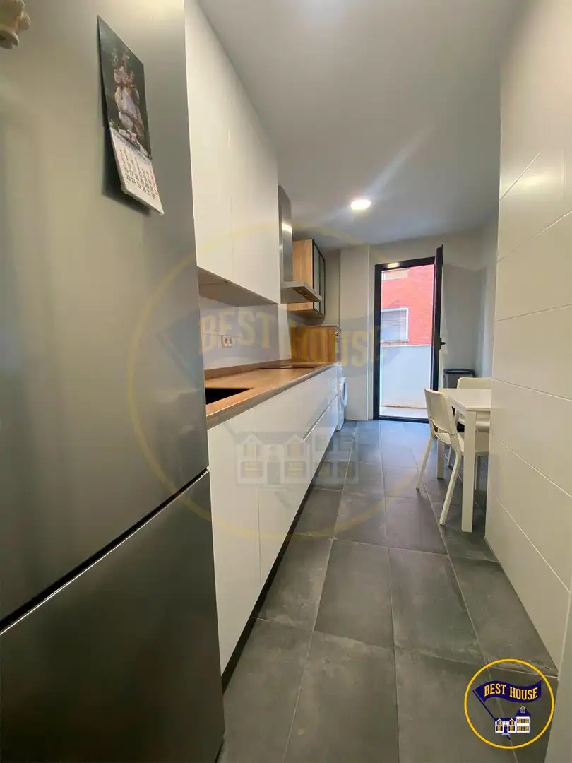 Flat for sale in Calle JOSE COBO, Centro