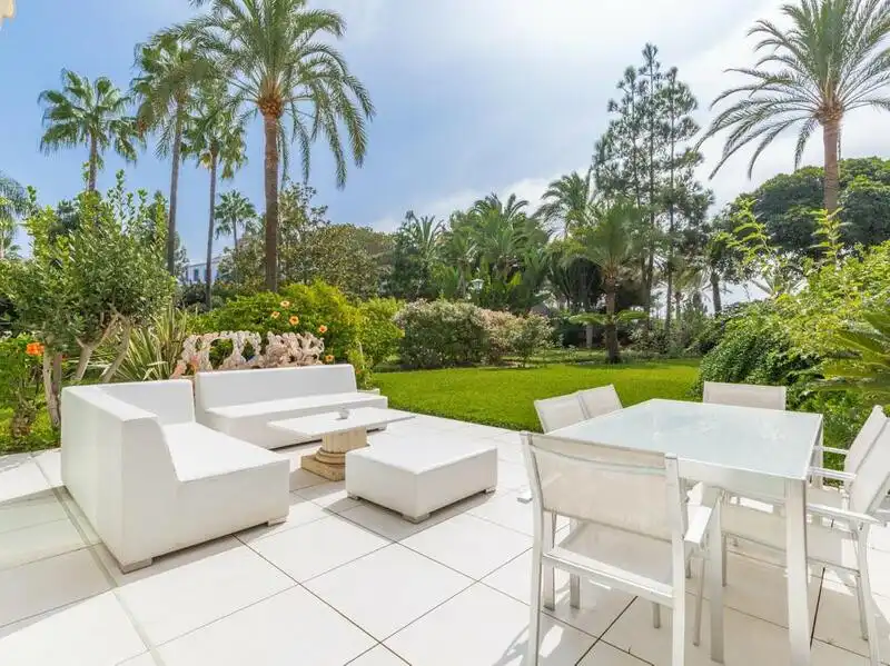 Habitatge amb terrassa en venda a Nueva Andalucía