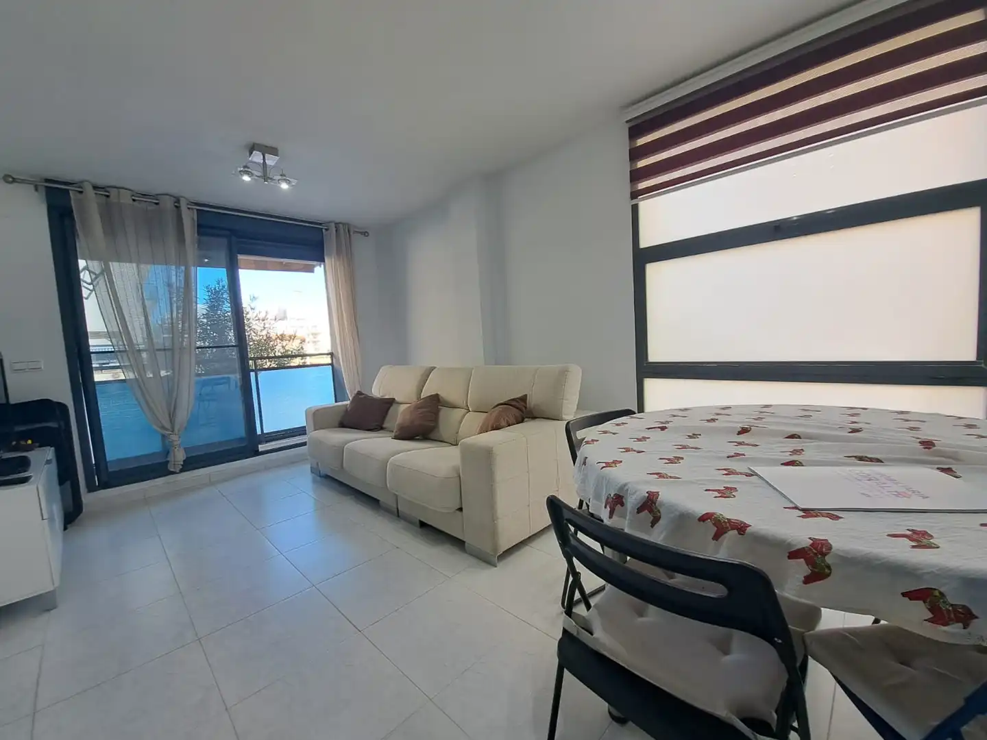 Sala d'estar de Apartament en venda en Moncofa amb Aire condicionat, Terrassa i Moblat