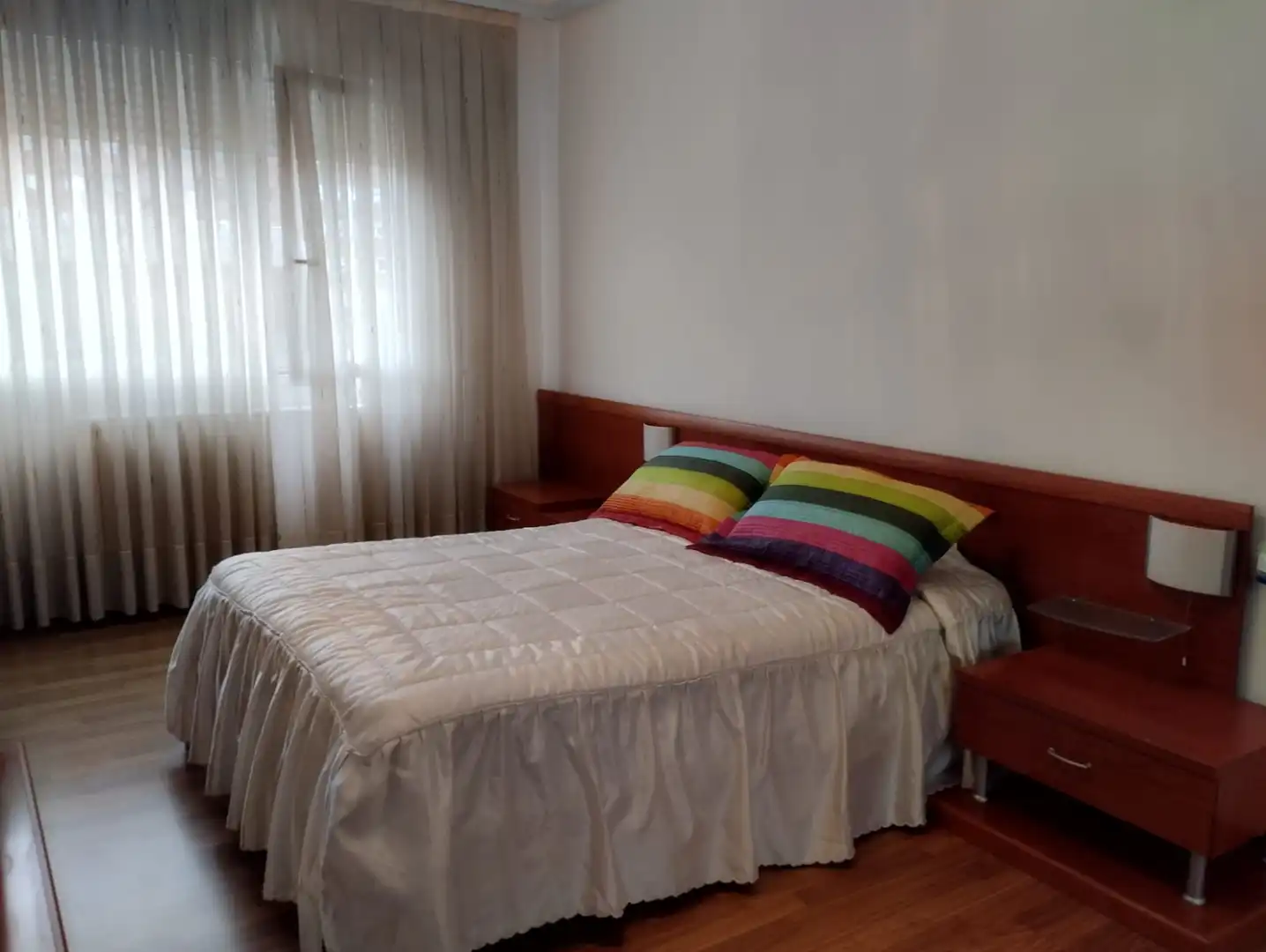 Dormitori de Pis en venda en  Logroño amb Calefacció, Parquet i Moblat