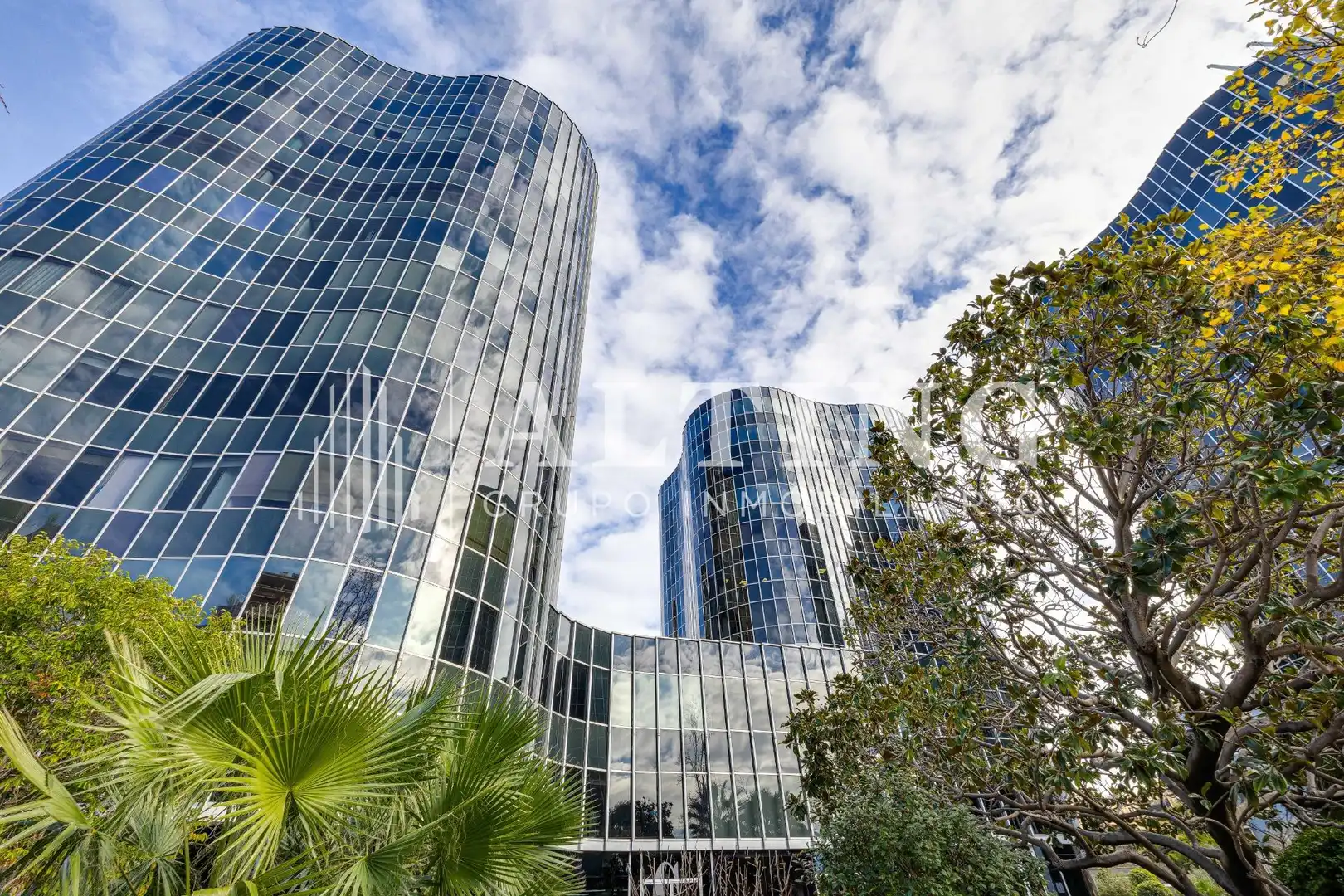Vista exterior de Garatge en venda en Barcelona