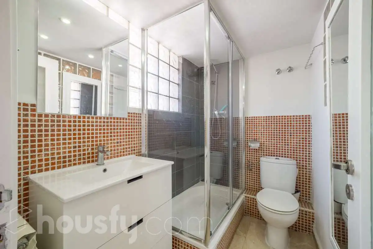 Baño de Dúplex en venta en Badalona con Terraza