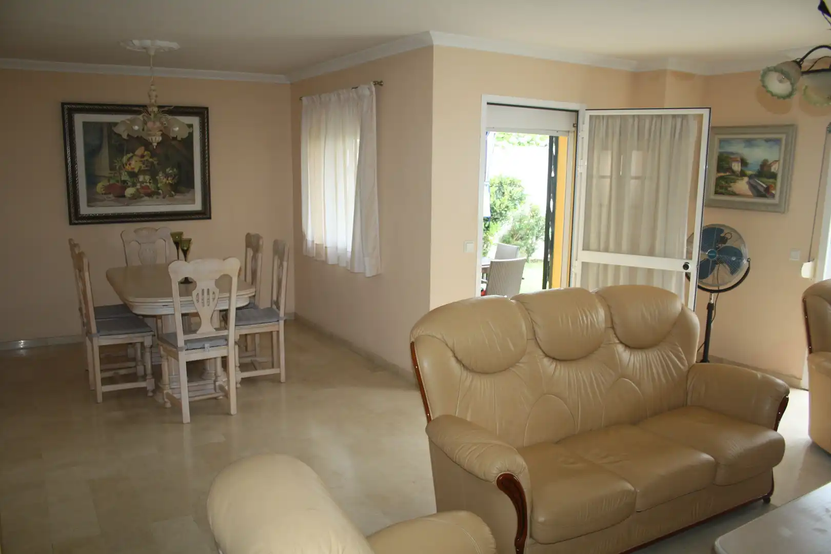 Sala de estar de Casa o chalet de alquiler en Algeciras con Jardín privado, Terraza y Piscina