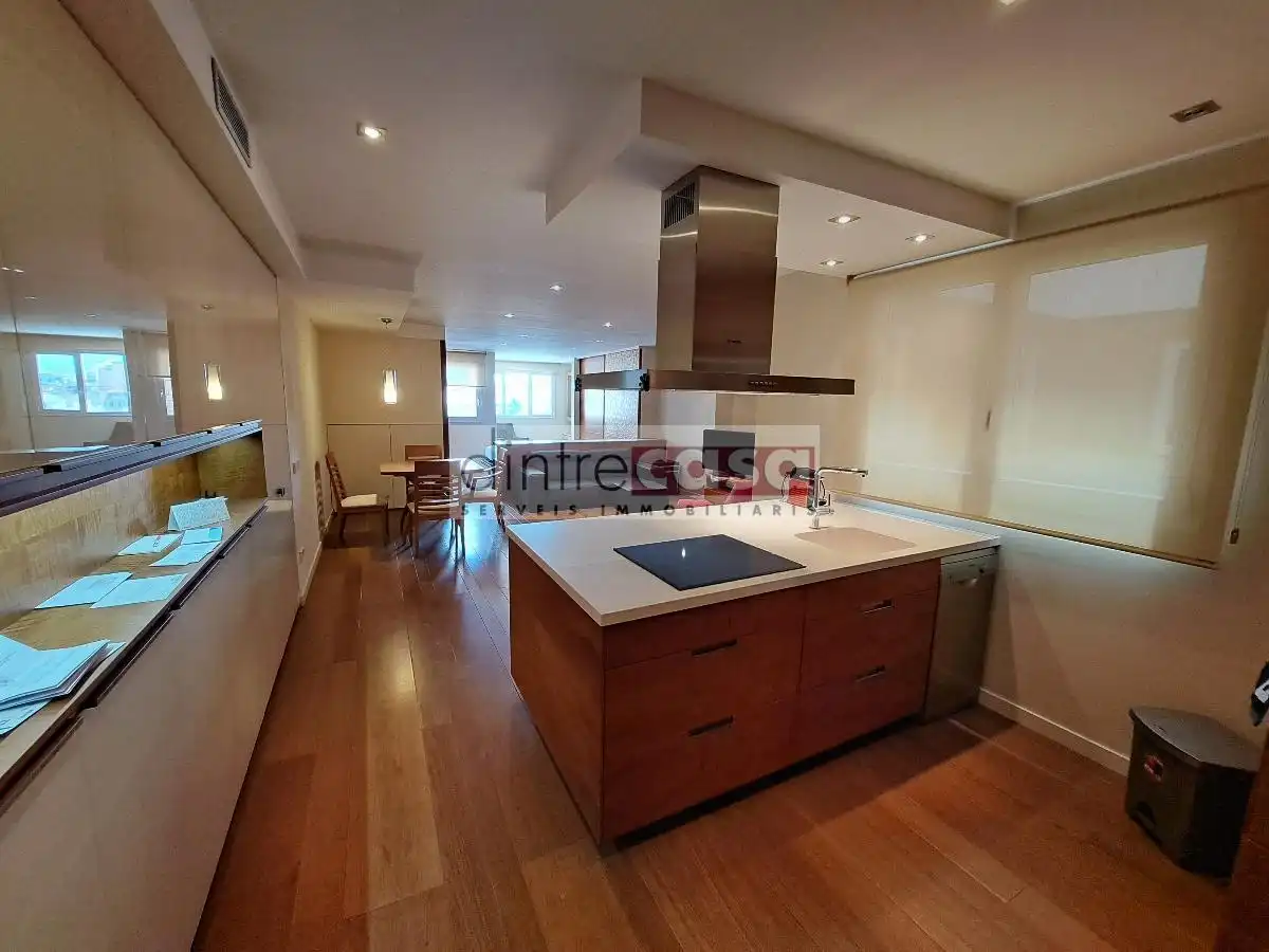 Küche von Loft zum Verkauf in Barcelona mit Heizung und Ofen