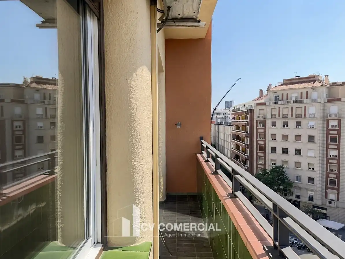 Piso con terraza en venta en Carrer del Comte d'Urgell, imagen 48