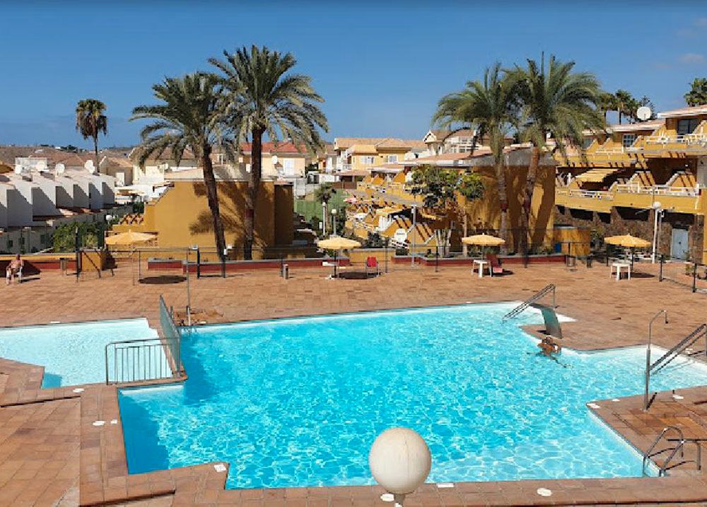 Swimming pool of Single-family semi-detached for sale in San Bartolomé de Tirajana  with Air Conditioner, Terrace and Furnished