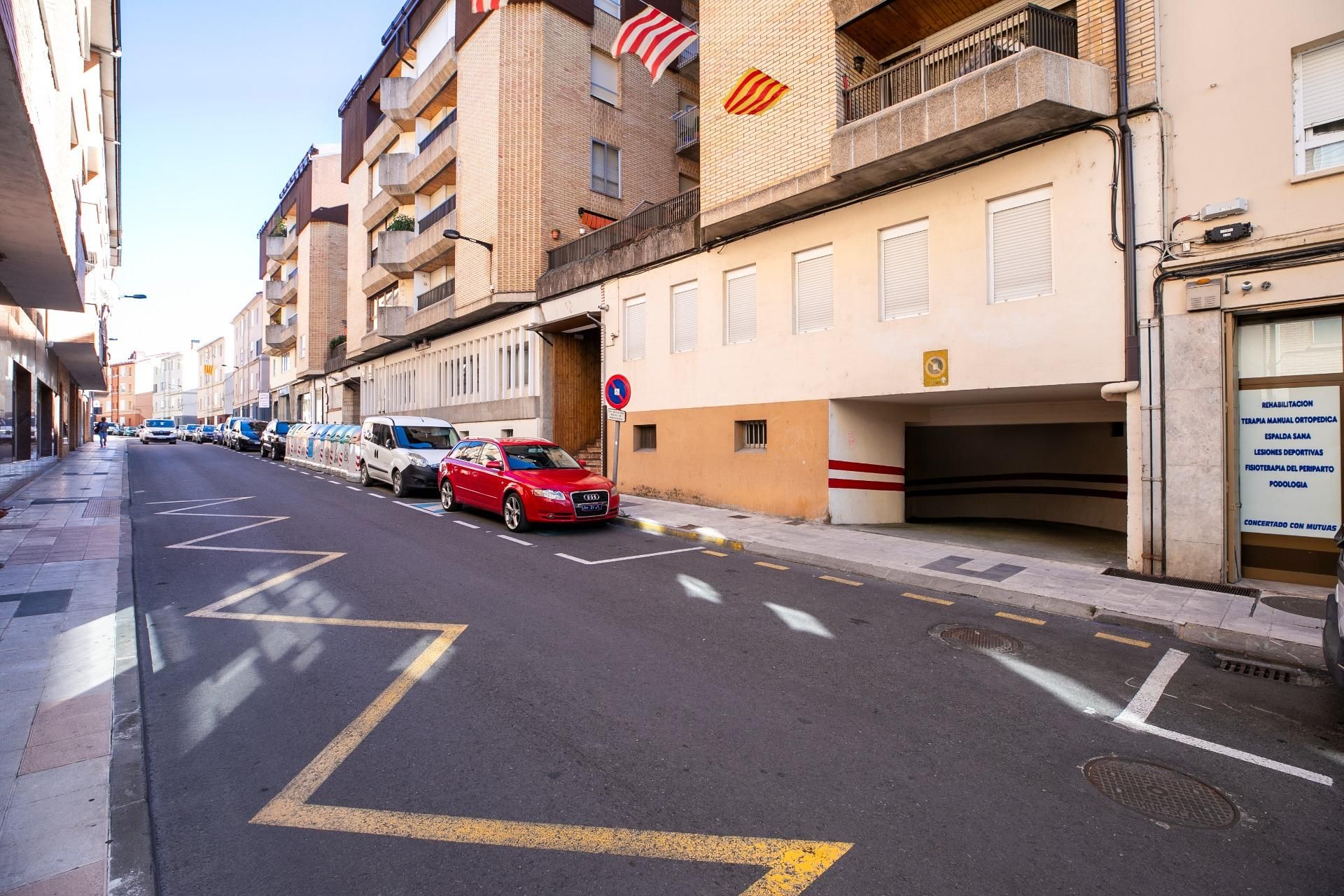 Aparcament de Pis en venda en Sabiñánigo amb Calefacció, Terrassa i Traster