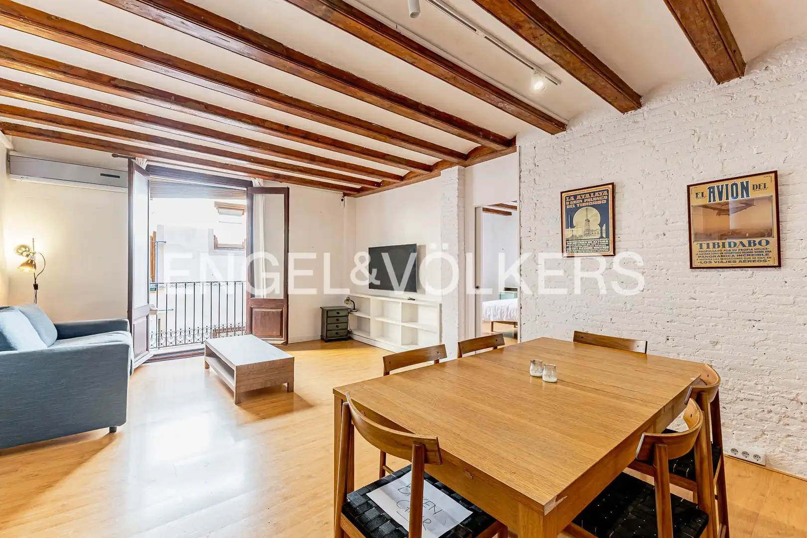 Vista exterior de Piso en venta en Barcelona con Aire acondicionado, Calefacción y Amueblado
