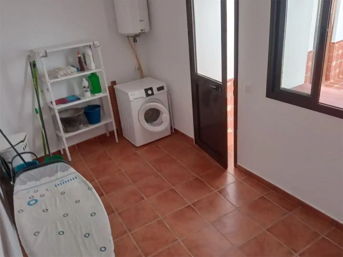Kitchen of Flat for sale in Guadalcanal  with Air Conditioner and Storage room