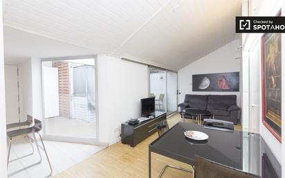 Living room of Flat to rent in  Madrid Capital  with Air Conditioner and Balcony