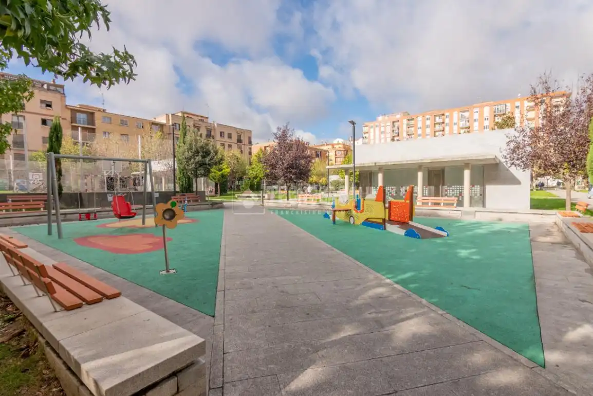 Vista exterior de Piso en venta en Salamanca con Calefacción y Trastero