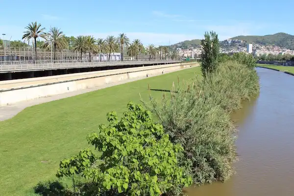 Vista exterior de Residencial en venta en Barcelona