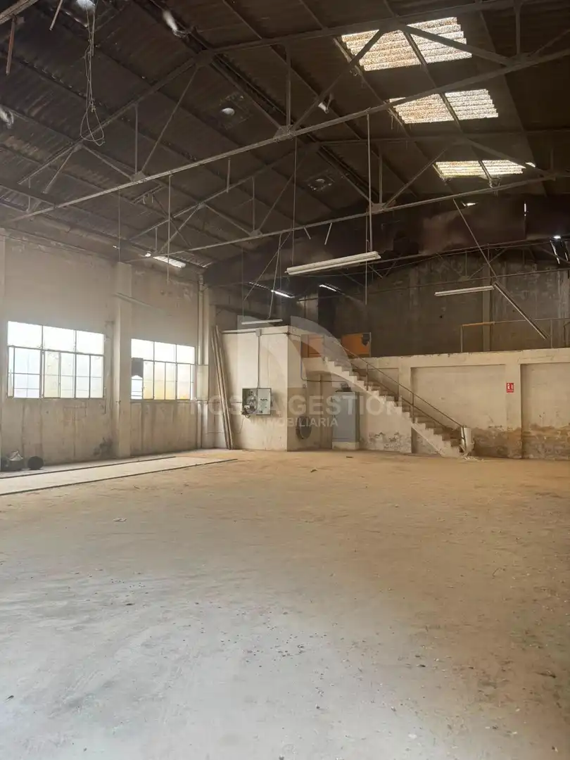 Fabrikhallen zur Miete in Massanassa