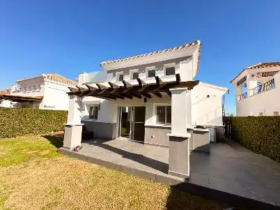 Vista exterior de Casa o xalet en venda en Torre-Pacheco amb Aire condicionat, Jardí privat i Moblat