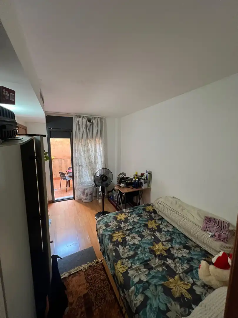 Habitación de Dúplex en venta en L'Hospitalet de Llobregat con Terraza