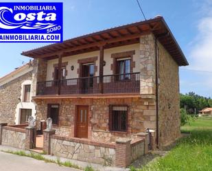 Vista exterior de Casa o xalet en venda en Villaescusa (Cantabria) amb Calefacció, Jardí privat i Parquet