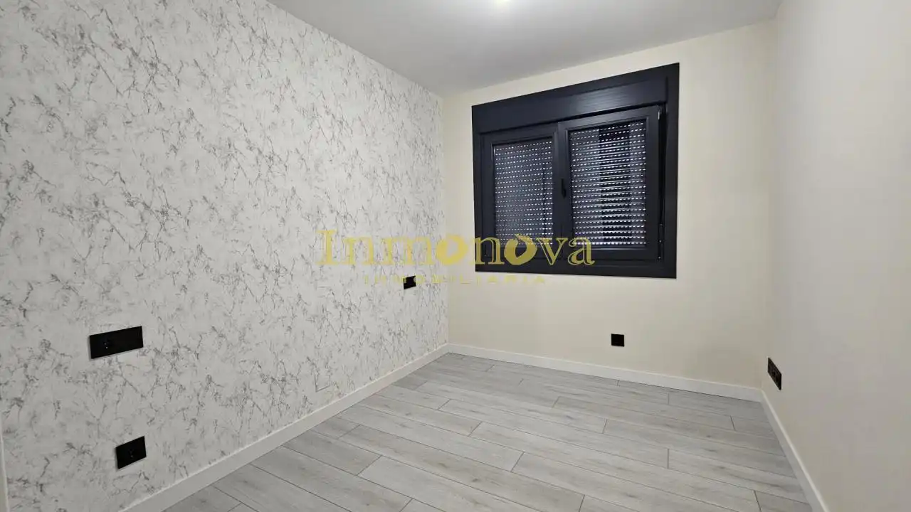 Schlafzimmer von Wohnung zum Verkauf in Ribeira mit Heizung
