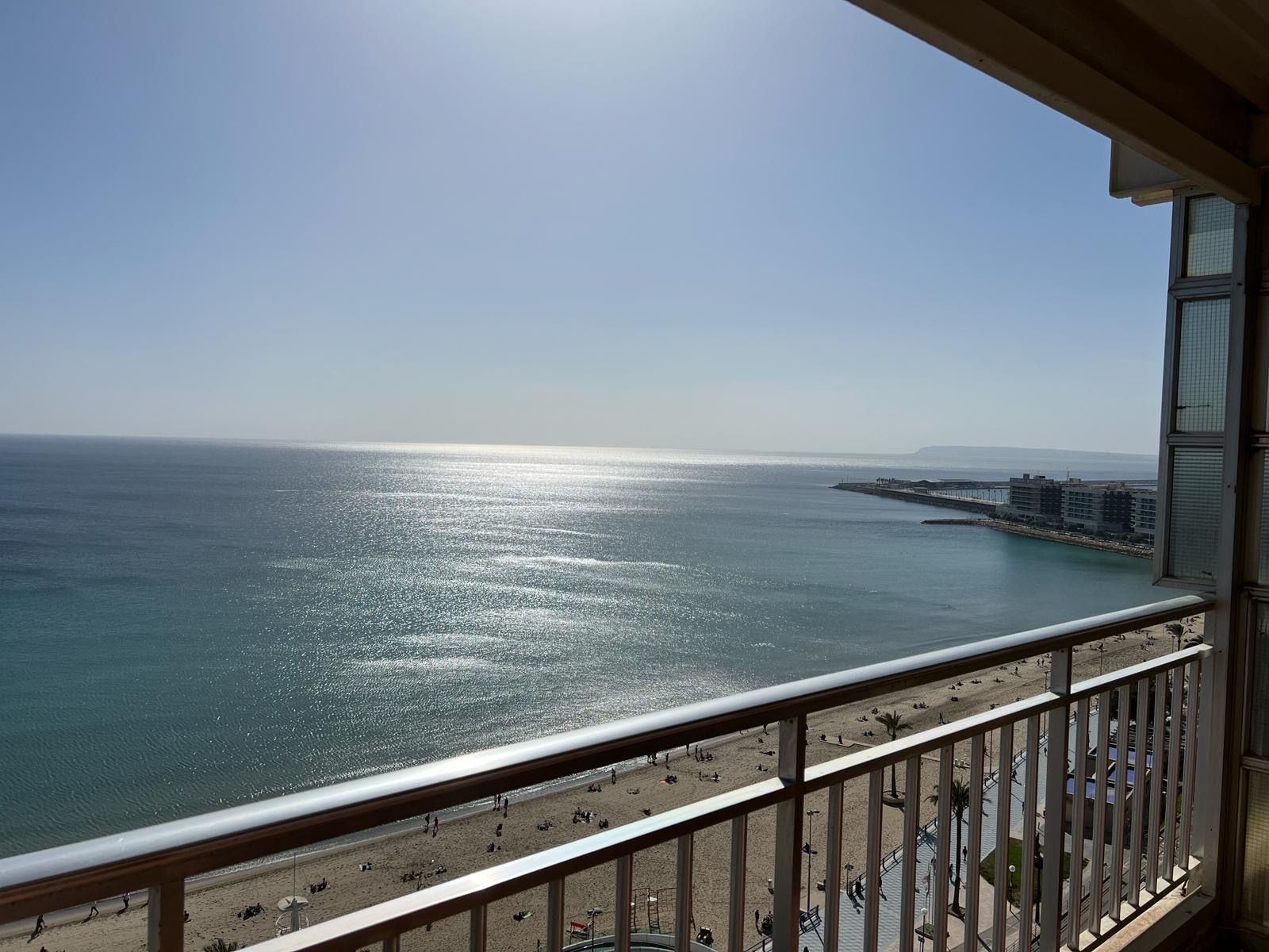 Bedroom of Attic for sale in Alicante / Alacant  with Parquet flooring, Terrace and Storage room