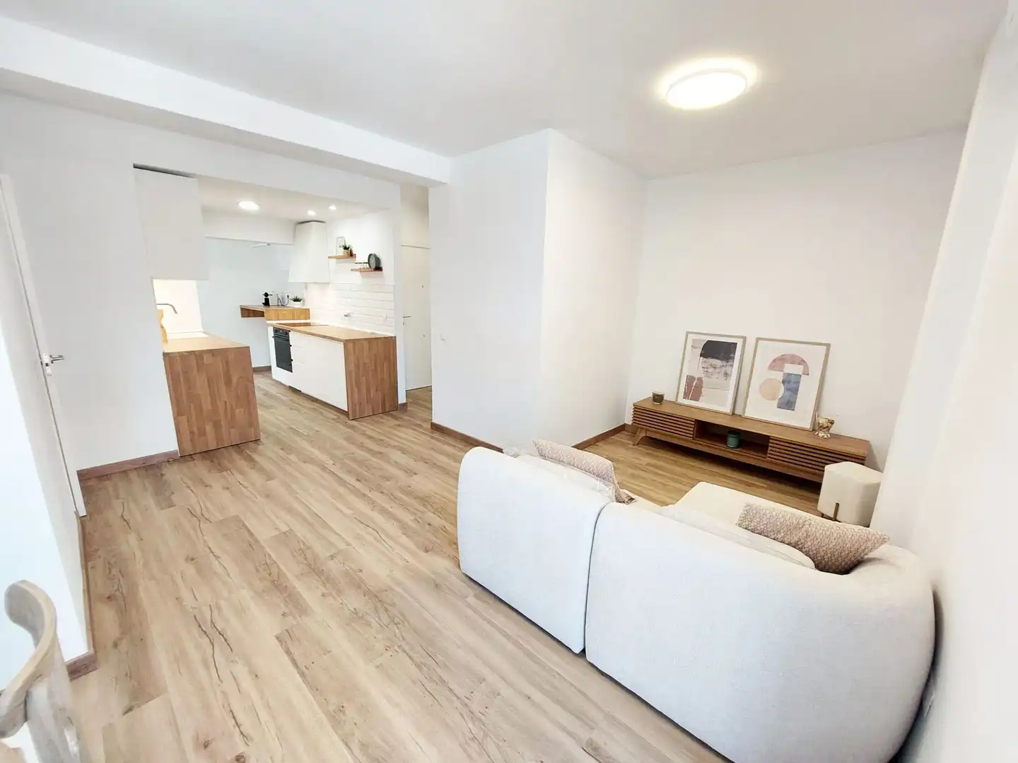 Sala d'estar de Pis en venda en Benalmádena amb Aire condicionat, Terrassa i Moblat