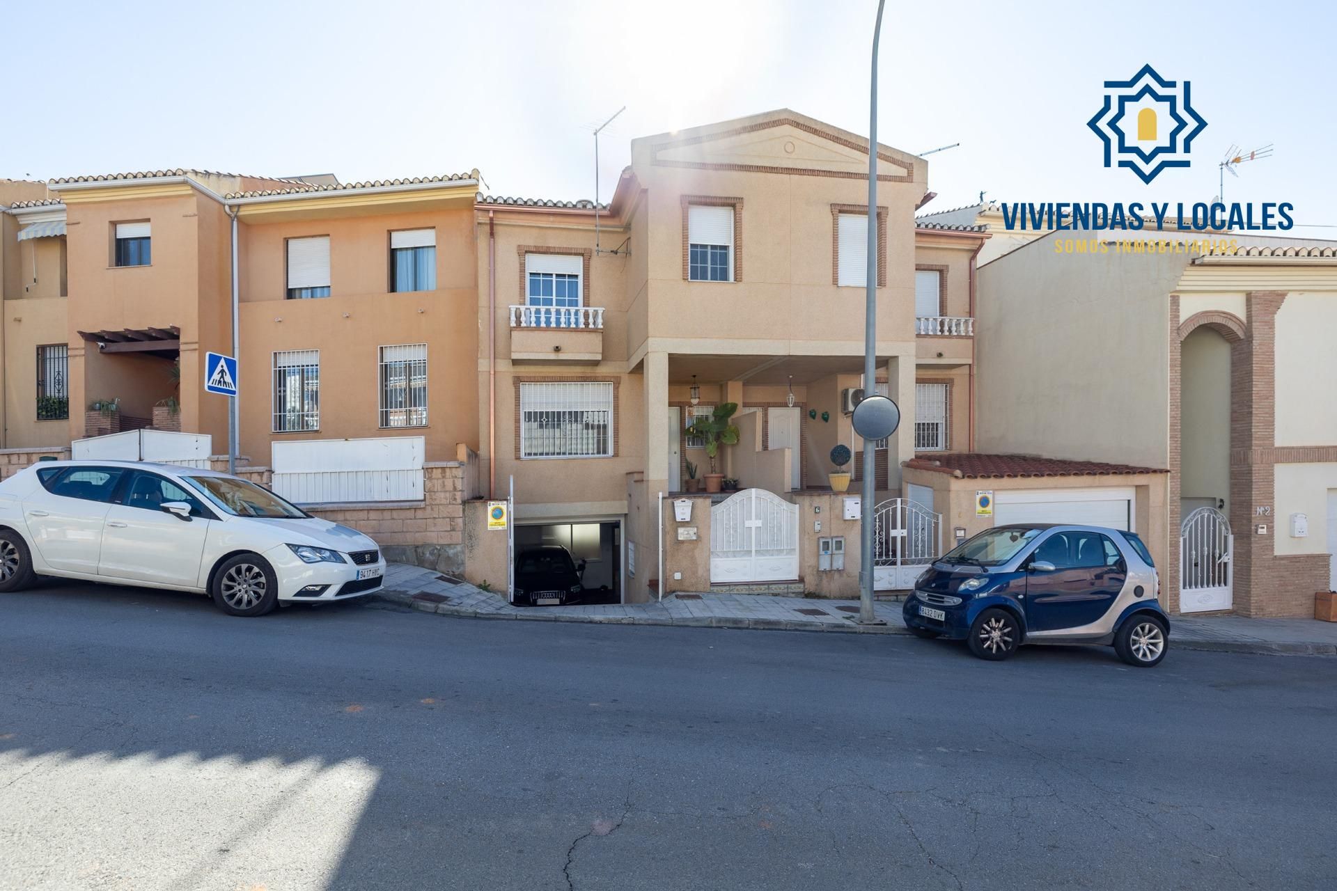 Exterior view of Single-family semi-detached for sale in Huétor Vega  with Heating, Terrace and Storage room