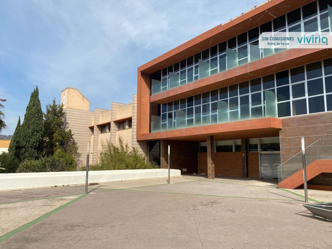 Vista exterior de Edifici en venda en Alzira