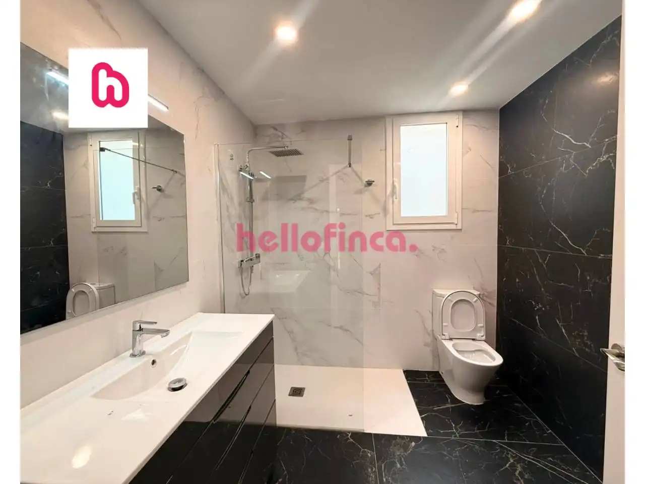 Bathroom of Flat for sale in El Vendrell  with Air Conditioner, Heating and Parquet flooring