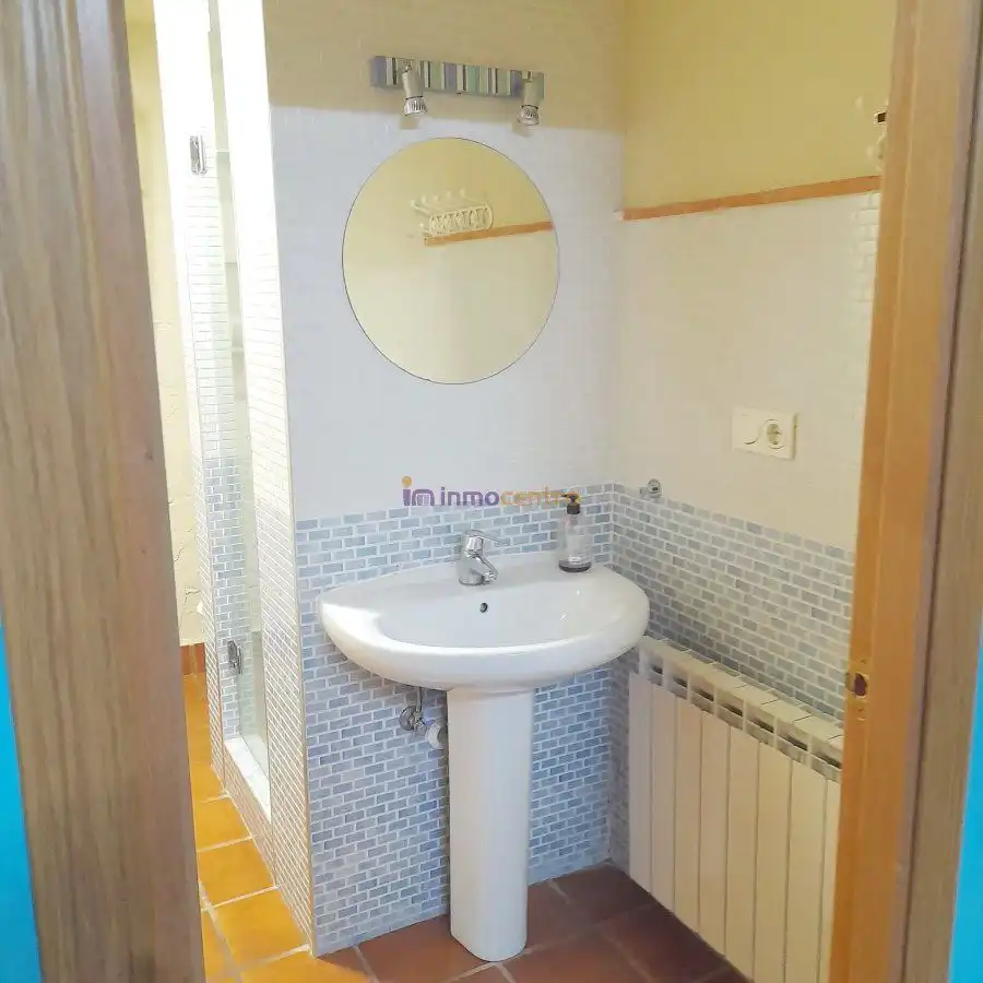 Dormitori de Casa o xalet en venda en Valdepeñas amb Calefacció, Piscina i Jacuzzi