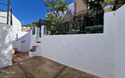 Vista exterior de Casa o xalet en venda en Ubrique amb Jardí privat, Terrassa i Balcó