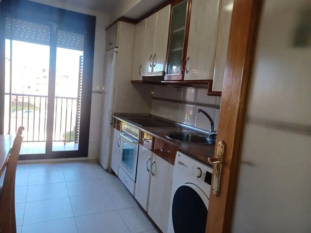 Cuina de Pis en venda en Santo Domingo de la Calzada amb Calefacció, Jardí privat i Parquet