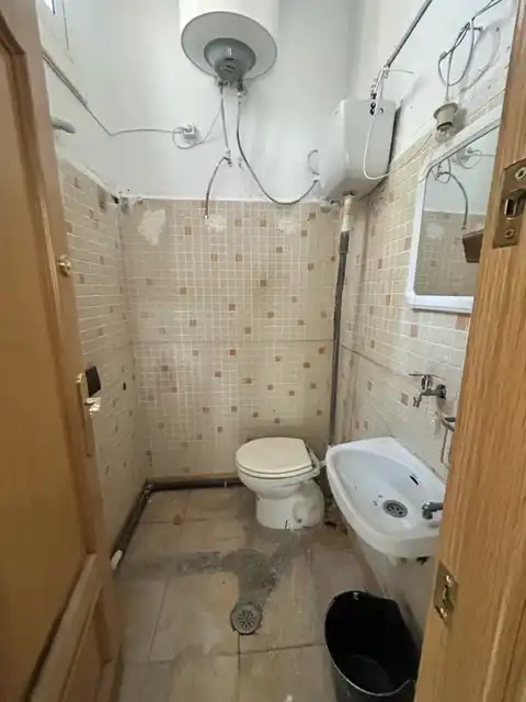 Baño de Local de alquiler en L'Hospitalet de Llobregat con Alarma
