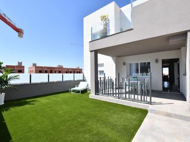 Bungalow con piscina en venta en San Miguel de Salinas