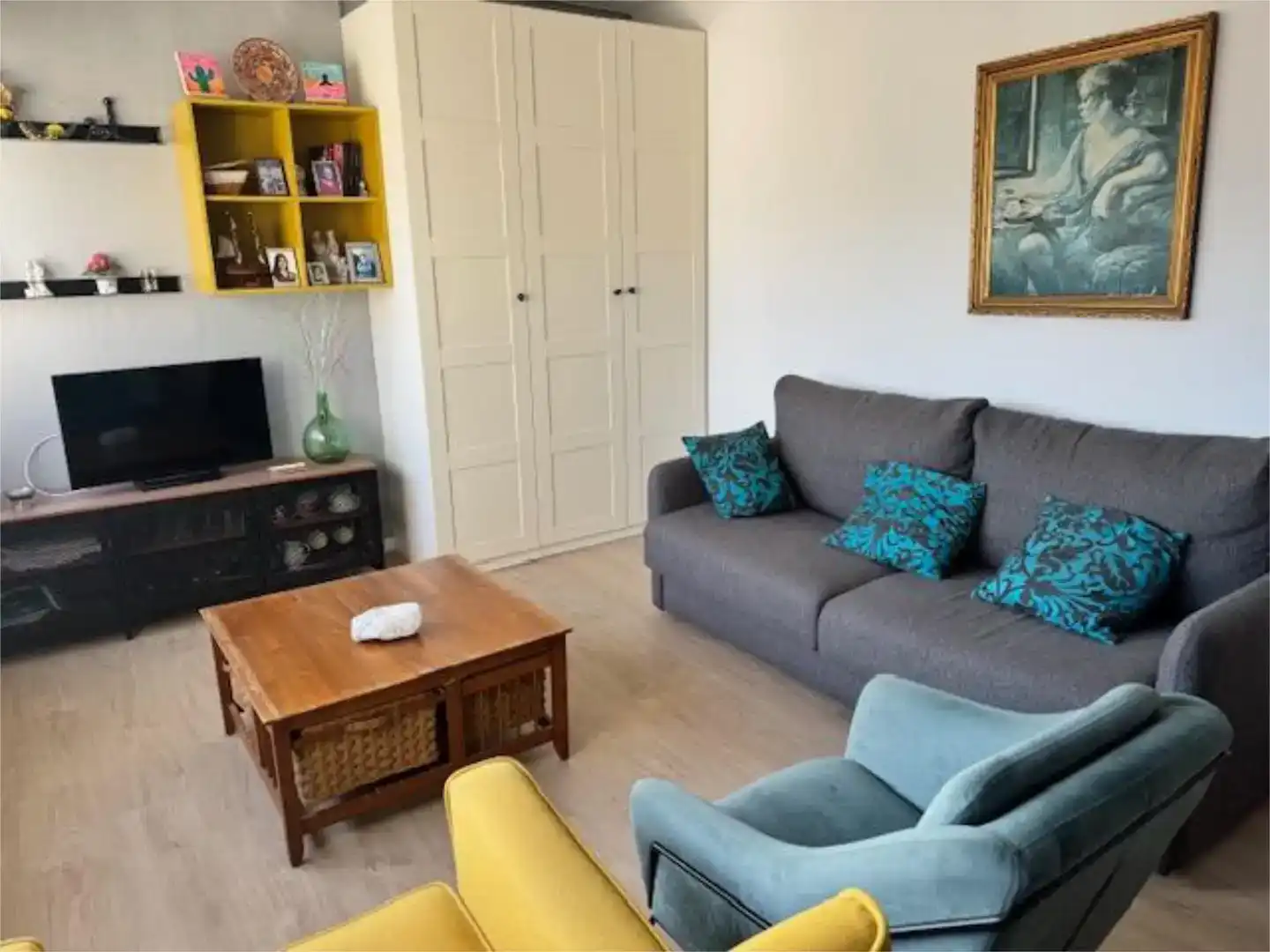 Wohnzimmer von Wohnungen zur Miete in Nigrán mit Parkett, Möbliert und Balkon